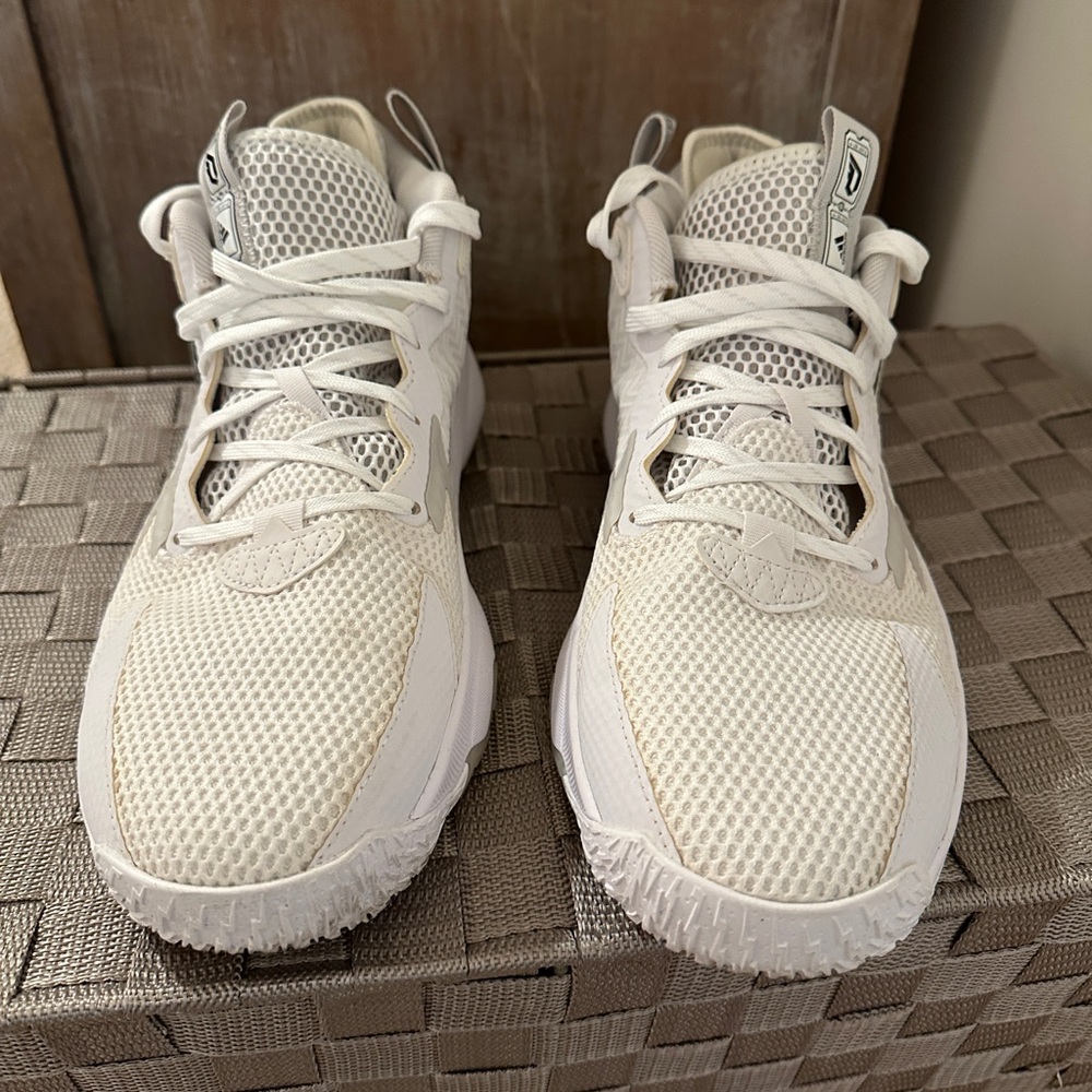 ADIDAS DAME 8 MINT CONDITION